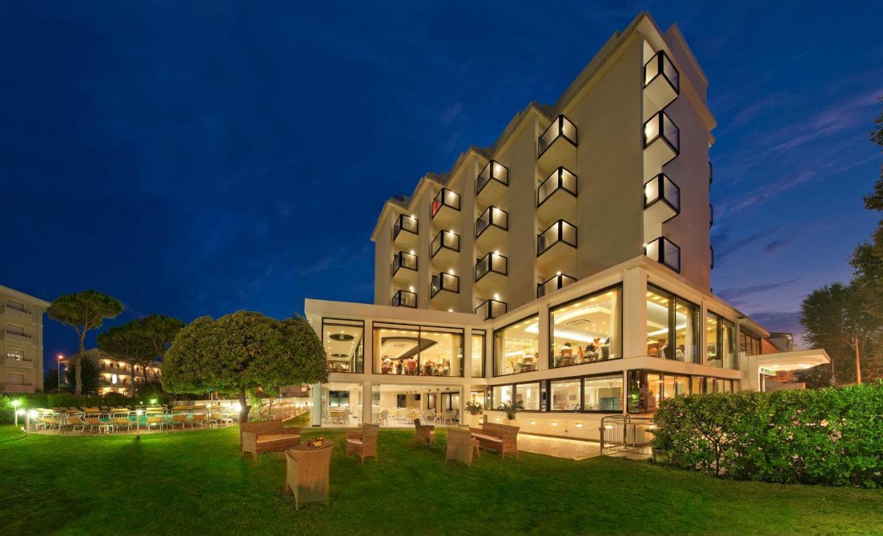 Hotel 2000 Riccione Exterior foto