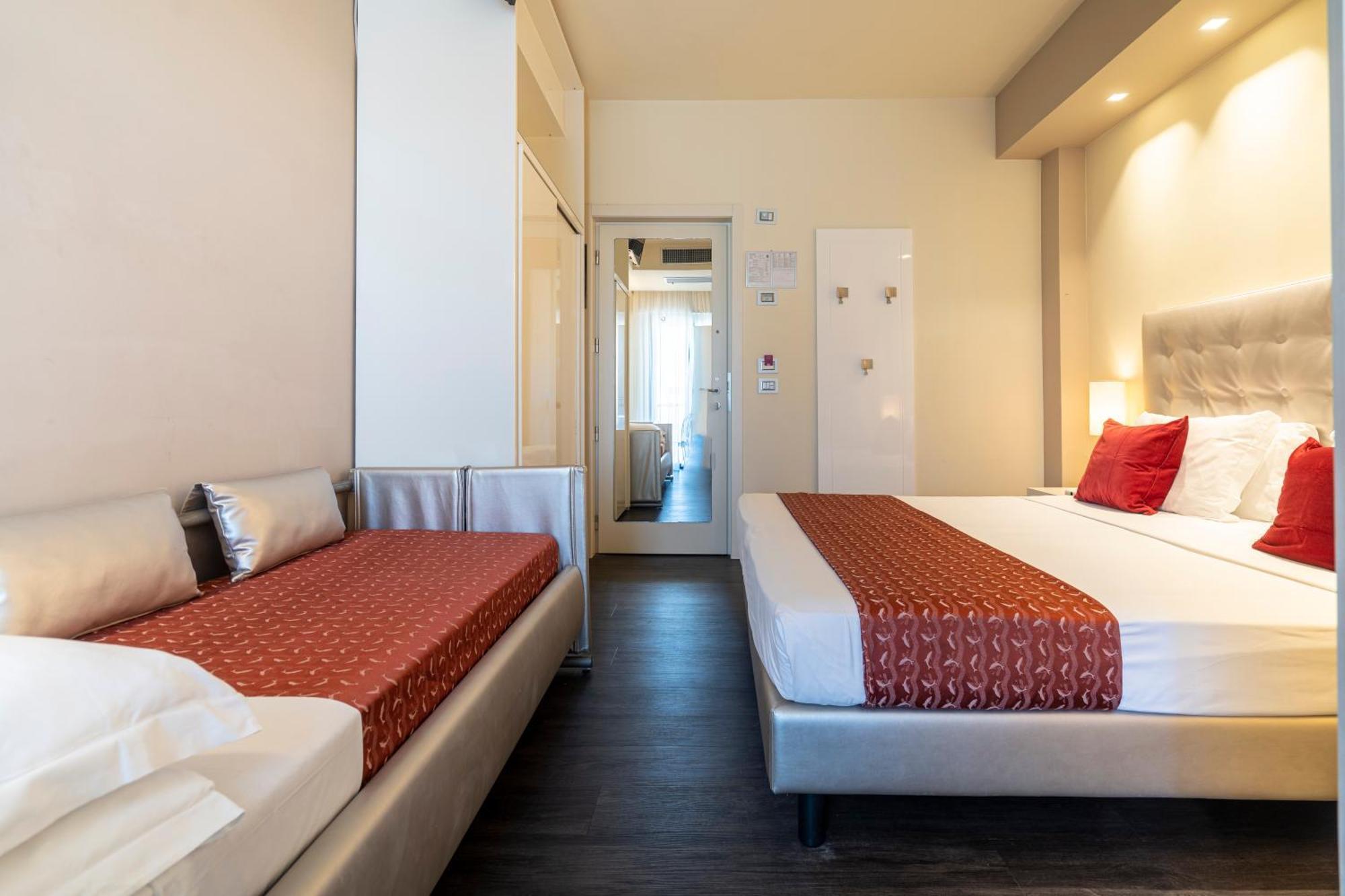 Hotel 2000 Riccione Exterior foto