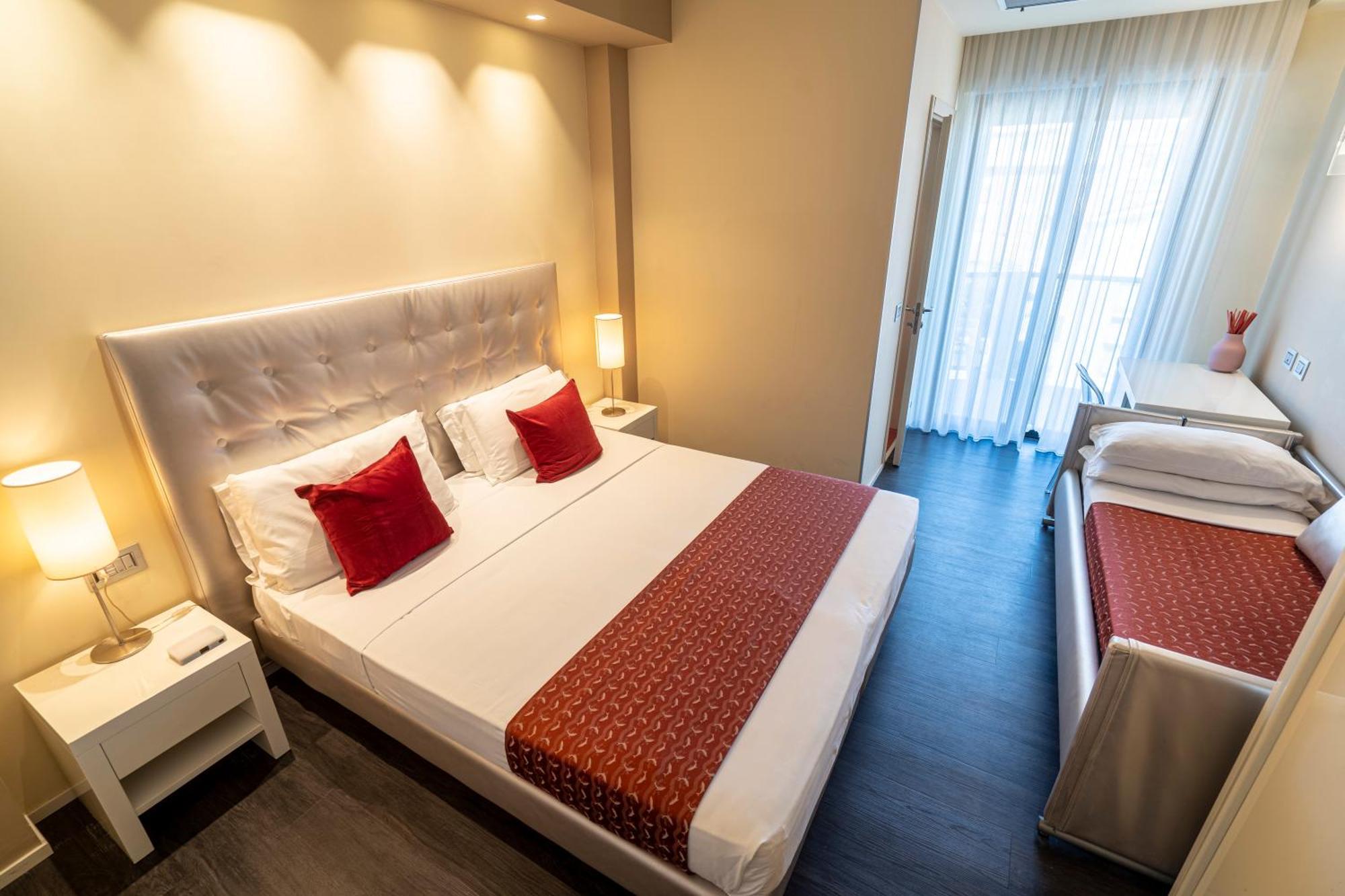 Hotel 2000 Riccione Exterior foto
