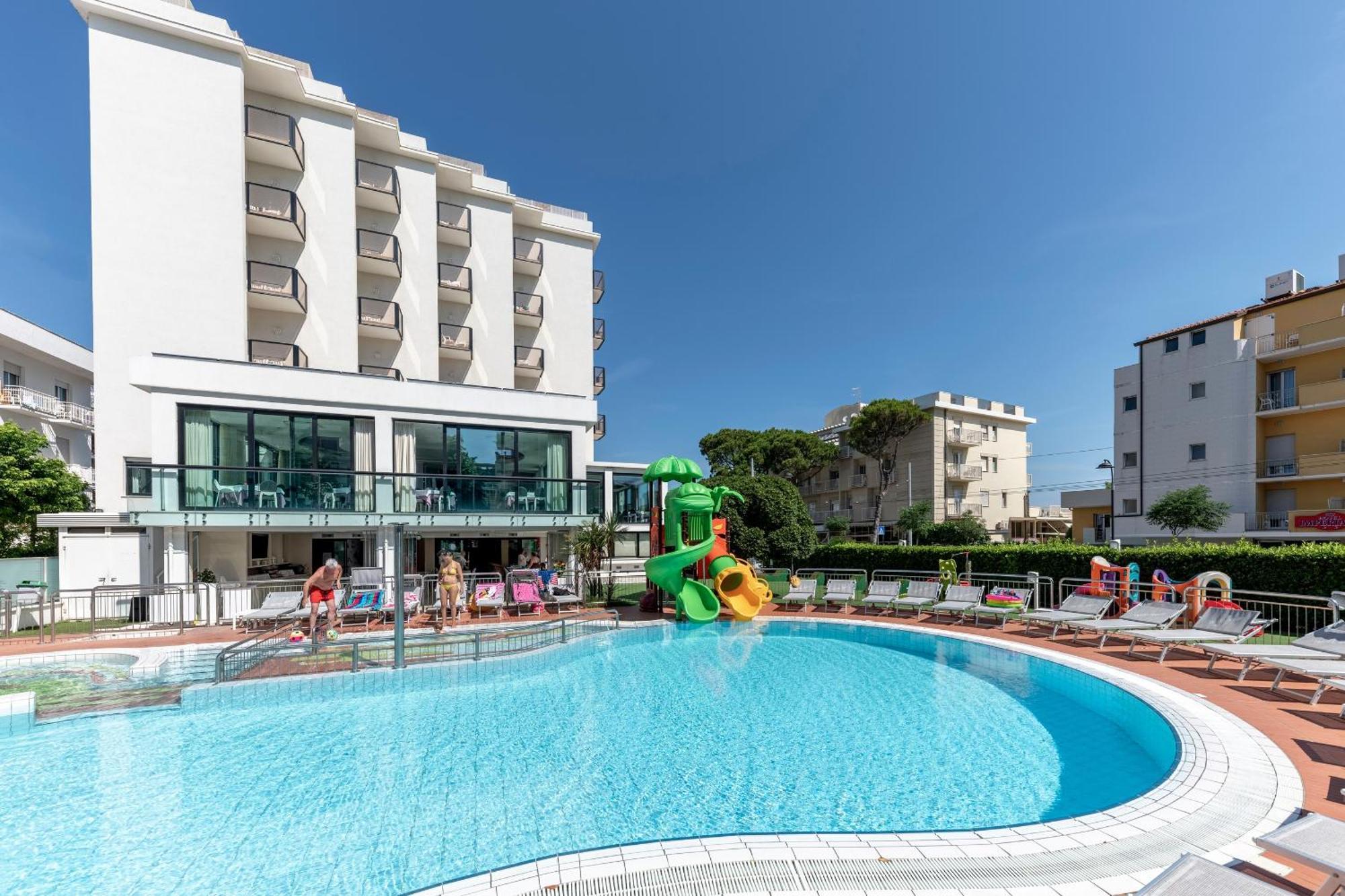 Hotel 2000 Riccione Exterior foto